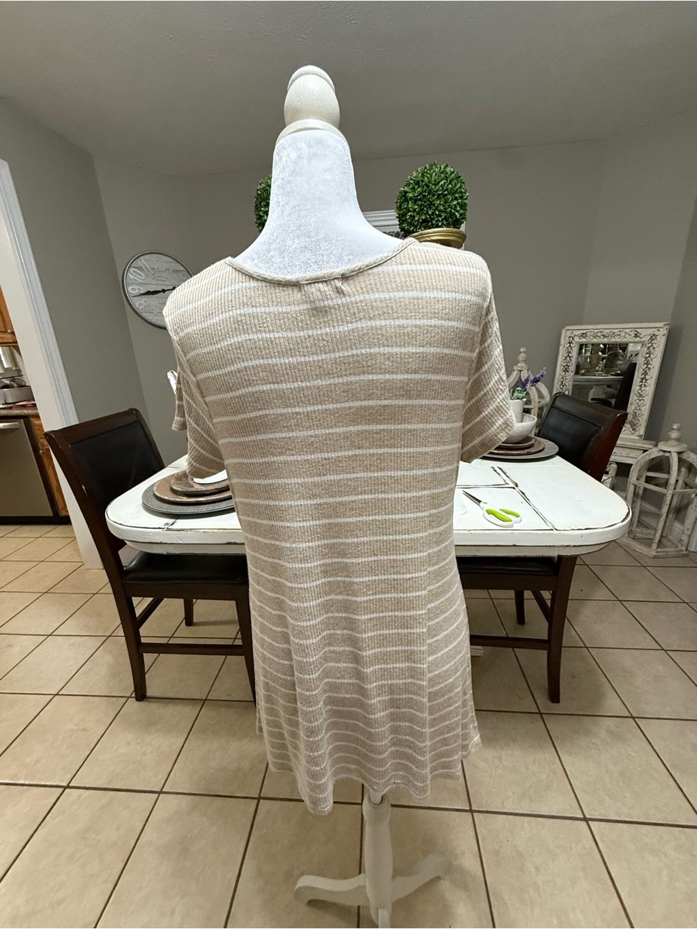 Eyeshadow Beige & White Striped Short-Sleeve Tee - Picture 4 of 4